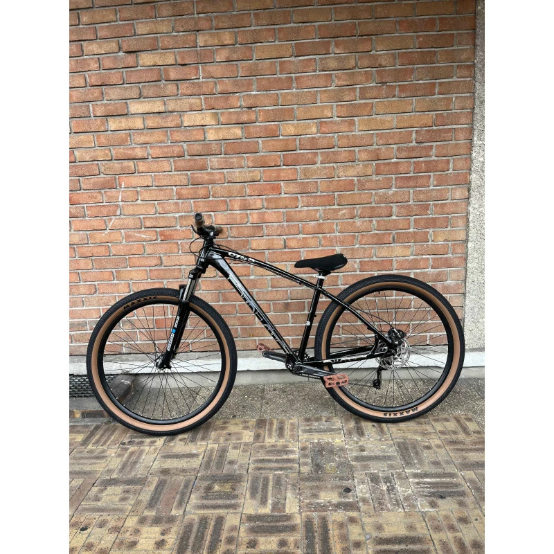 Custom Collective C100 Pro Noir Tan 2022 3 Custom Collective C100 Pro Noir Tan 2022