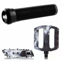 Demolition Parts Pack DEMOLITION Pédales Trooper Noir-blanc + Poignées ODI Longneck Noir