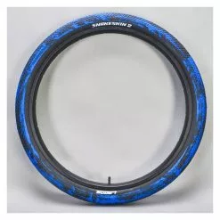 Pneus SnakeSkin 2 De Mafia Bikes X2 (paire) - 26 Pouces - Marble Bleu -Demolition Parts Soldes Boutique pneus snakeskin de mafia bikes x2 26 pouces marble bleu 2